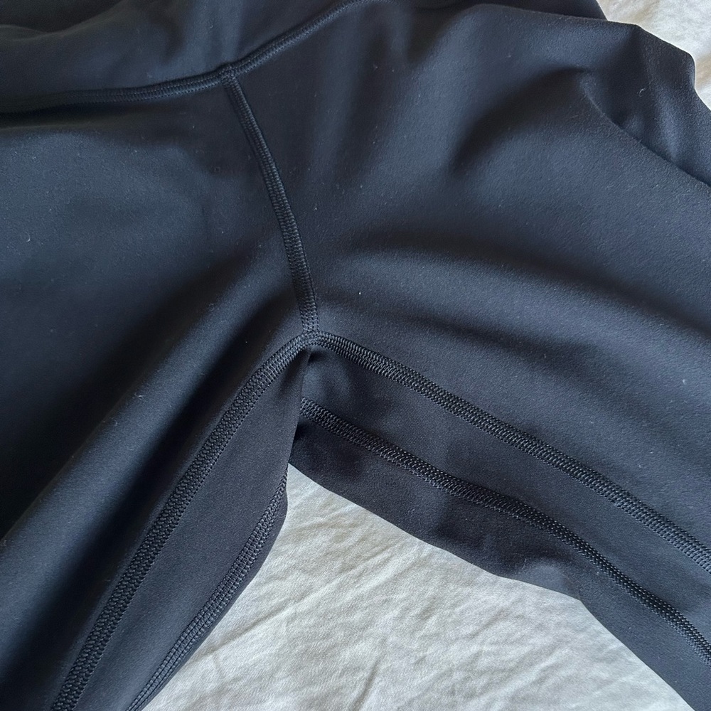 Lululemon asymmetrical waist align leggings size 6 - Picture 6 of 6